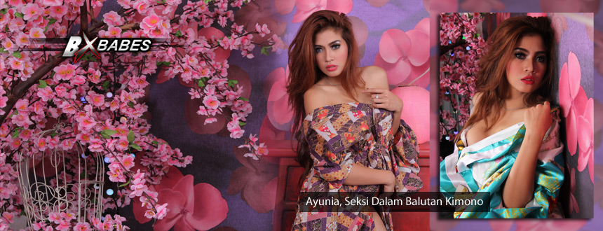 Ayunia, Seksi Dalam Balutan Kimono