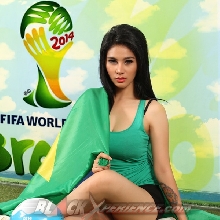 Aksi Gina Sambut Piala Dunia