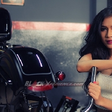 Aksi Vera Kaira, Si montir Kece