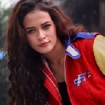 Amel, Menyukai Permainan Pria