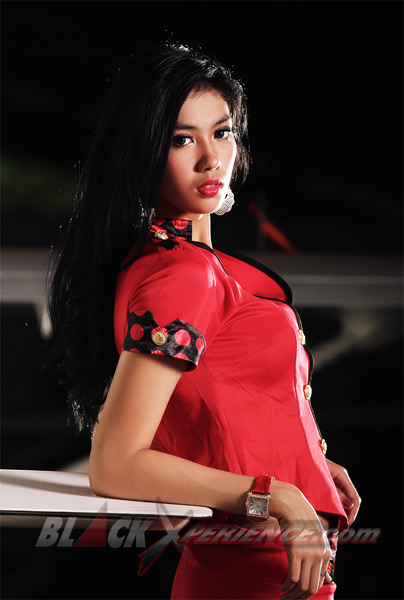 Dekap Mesra Jasmin Di Atas Pesawat