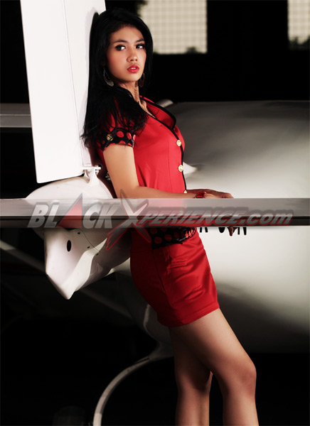 Dekap Mesra Jasmin Di Atas Pesawat