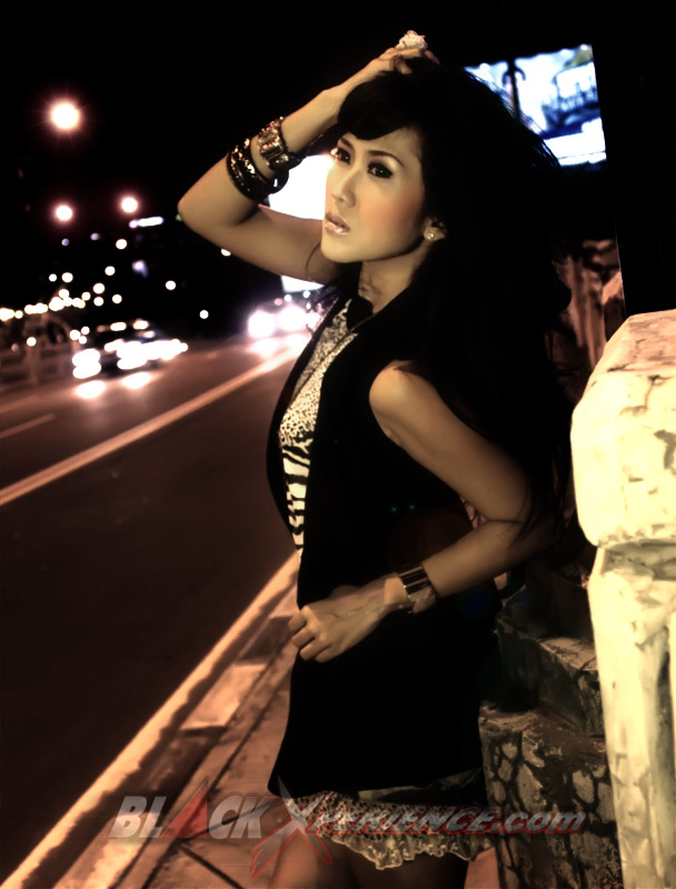 Bermalam Bersama Christal