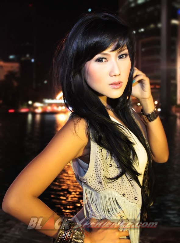 Bermalam Bersama Christal