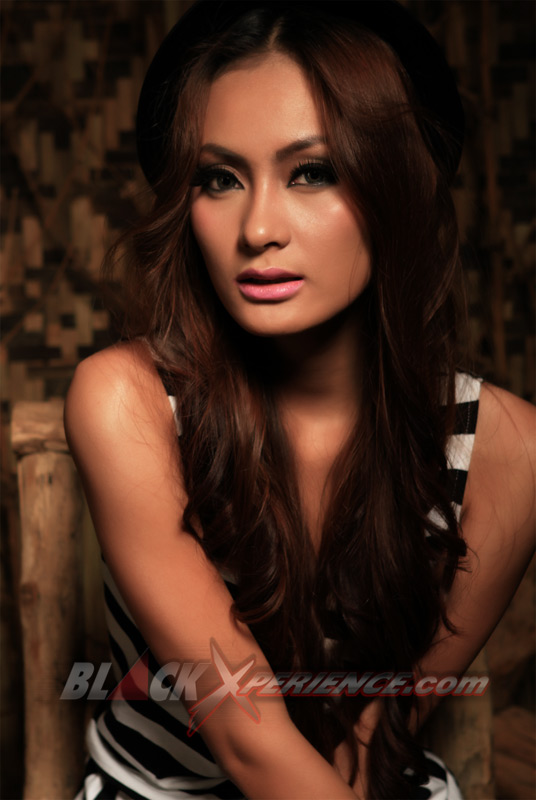 Rya Nightingale, So Hot and Dangerous