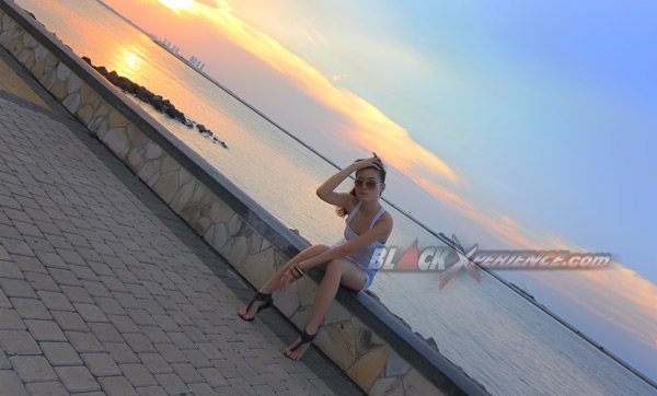 Jalan Sore Dengan Stella