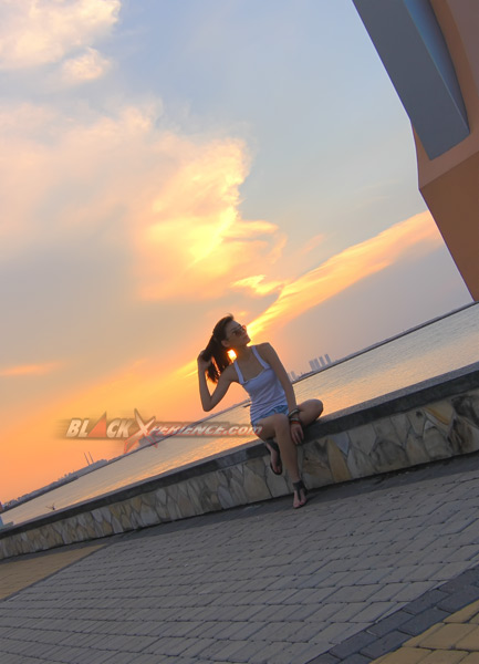 Jalan Sore Dengan Stella