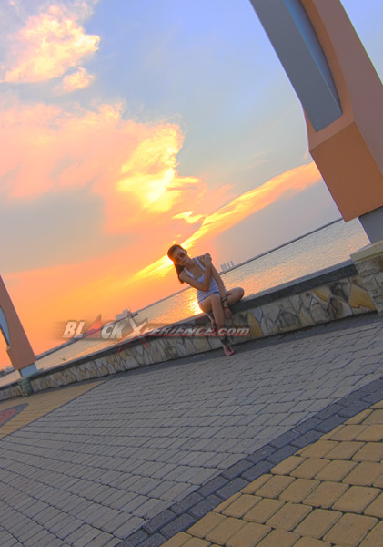 Jalan Sore Dengan Stella