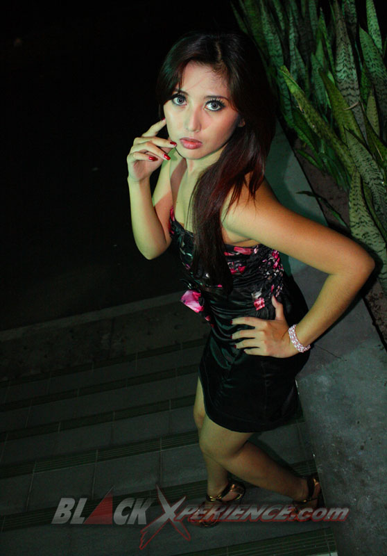 Venny, Si Seksi Dengan Sederet Prestasi