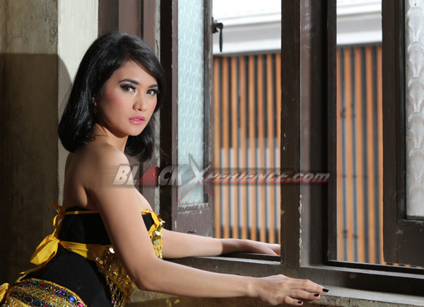 A Belly Dance with Vina