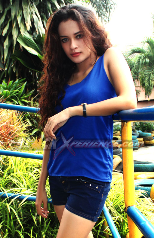 Amel, Menyukai Permainan Pria