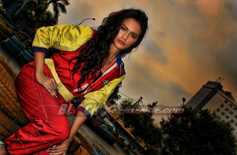 Amel, Menyukai Permainan Pria