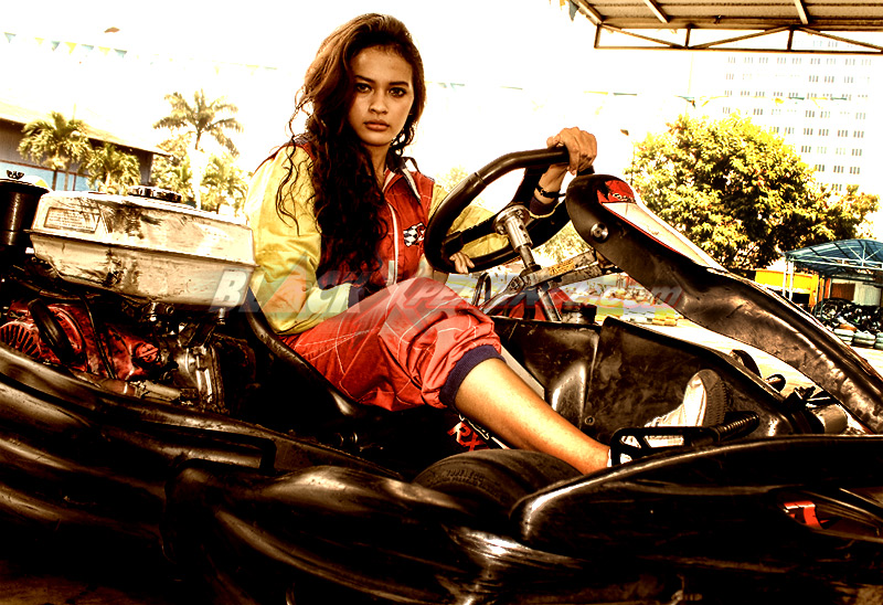 Amel, Menyukai Permainan Pria