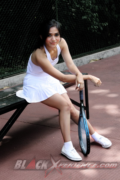 Dhita Tetap Sehat Dan Stylish Dengan Tenis