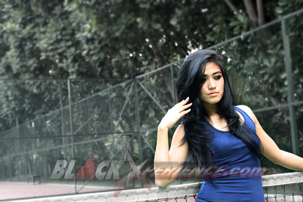 Dhita Tetap Sehat Dan Stylish Dengan Tenis