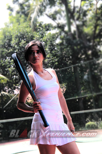 Dhita Tetap Sehat Dan Stylish Dengan Tenis