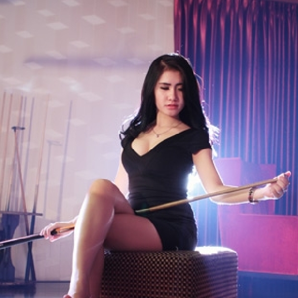 Amara Putri, Si Cantik Yang Gemar Bermain Billiard