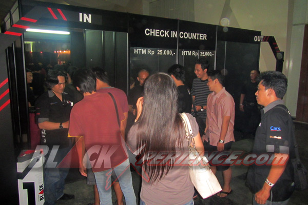 Djarum Black Autoblackthrough Surabaya 2013