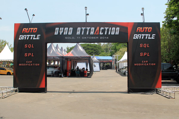 Dyno Attraction Roadshow Solo 2014