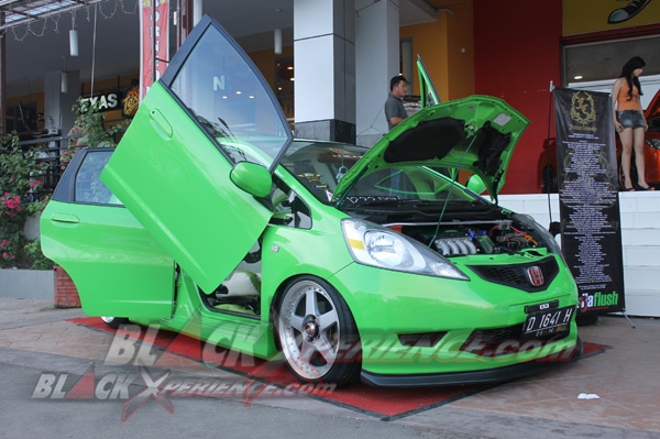 Djarum Black Automodify Samarinda 2013