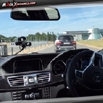 Lewis Hamilton Drifting Pakai Mercedes-Benz E63 AMG