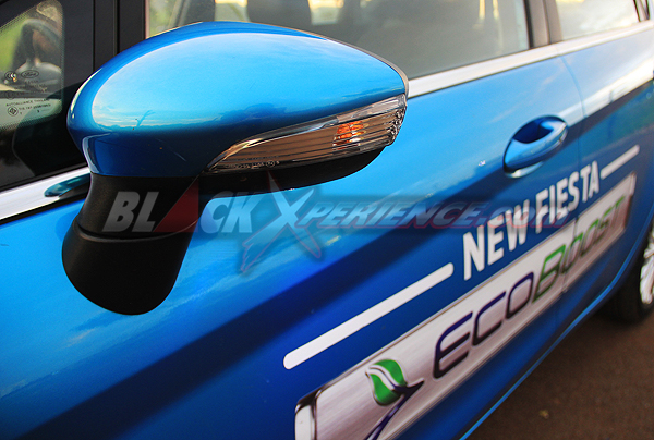 Cover Spion with Led Turn Signal