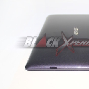 Slot micro SD, Port micro USB, micro HDMI, dan Jack Audio