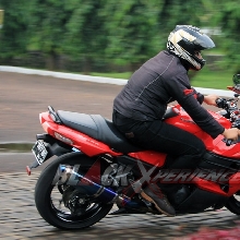 Volume Silinder 4 DOHC Pendingin Cairan