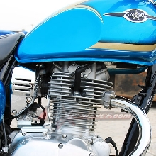 250cc, 4 stroke, SOHC 2 valve, single cylinder.