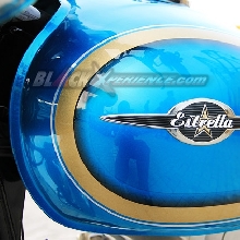 Tangki lonjong Kawasaki Estrella dengan Emblems