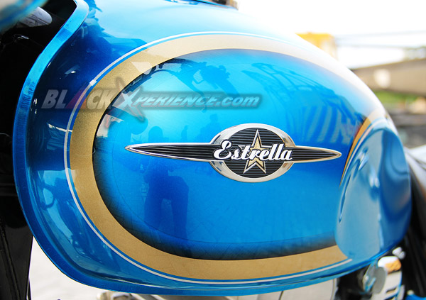 Tangki lonjong Kawasaki Estrella dengan Emblems