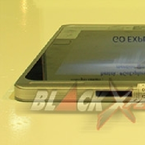 Acer Switch 10 - Bagian Bawah Lubang Slot Engsel