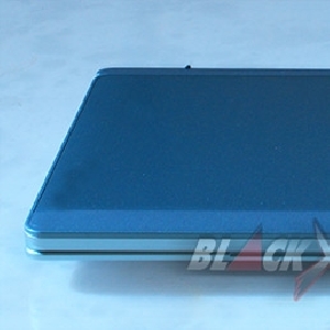 Acer Switch 10 - Tampak Depan Mode Notebook