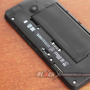 Nokia Lumia 630 "Moneypenny", Smartphone Imut Prosesor Quad Core