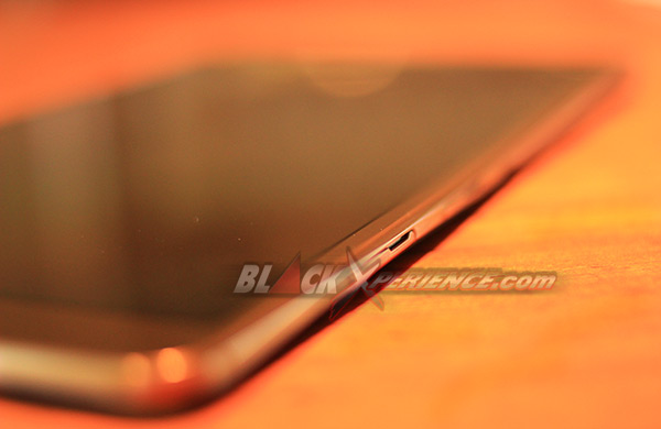 Samsung Galaxy Tab S 8.4 - Slot Micro SD