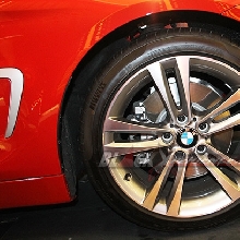 5 spoke 18-inch light-alloy wheels