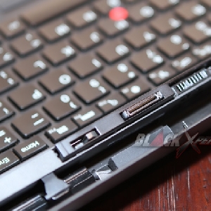 Lenovo thinkPad Helix : Port Konektor