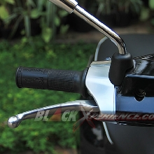 Aksen Plastik Chrome Bagian Kanan