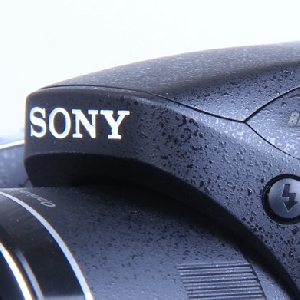 Sony Cybershot H300, Kamera Hemat Lensa Tele