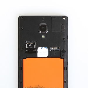 Xiaomi Redmi 1S - Tampak Belakang Terbuka