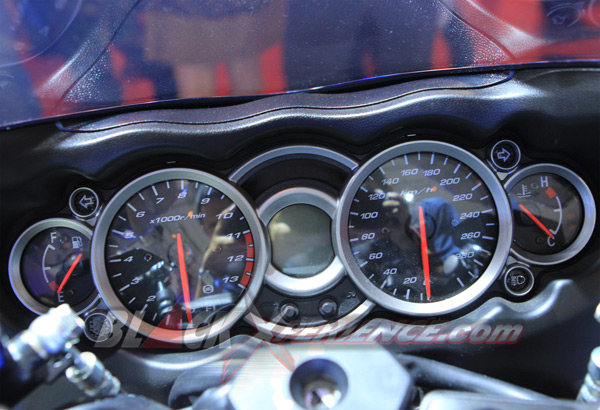 Suzuki GSX 1300R Hayabusa Paduan Ciamik Speed and Style