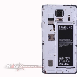 Samsung Galaxy Note 4 - Cover Belakang Terbuka