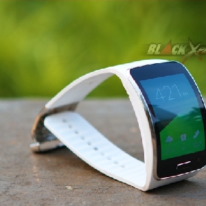 Samsung Gear S - Tampak Samping