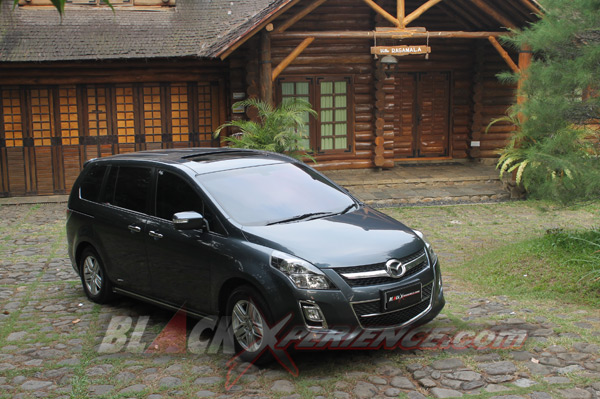Mazda8 Ideal Untuk Liburan