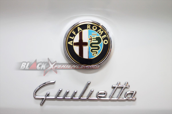  Identitas Alfa Romeo Giulietta di Bagian Belakang