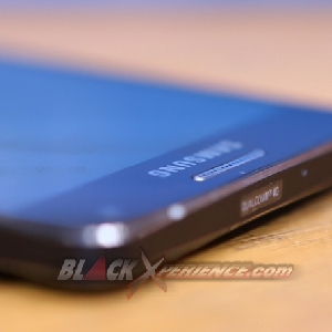 Samsung Galaxy A5 - Tampak Atas