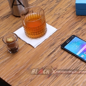 Samsung Galaxy A5 - Tampak Depan Home Screen