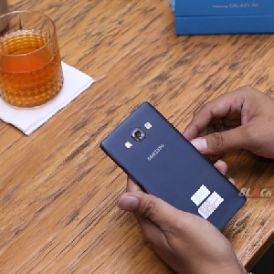 Samsung Galaxy A5 - Hands On Tampak Belakang
