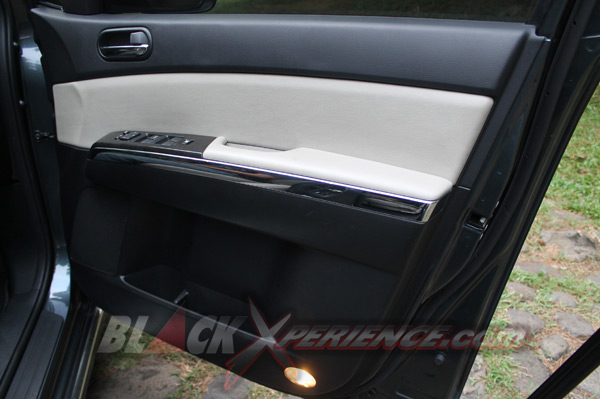 Mazda8 Ideal Untuk Liburan