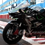 Review Kawasaki Ninja H2 : Japanese Hyperbike